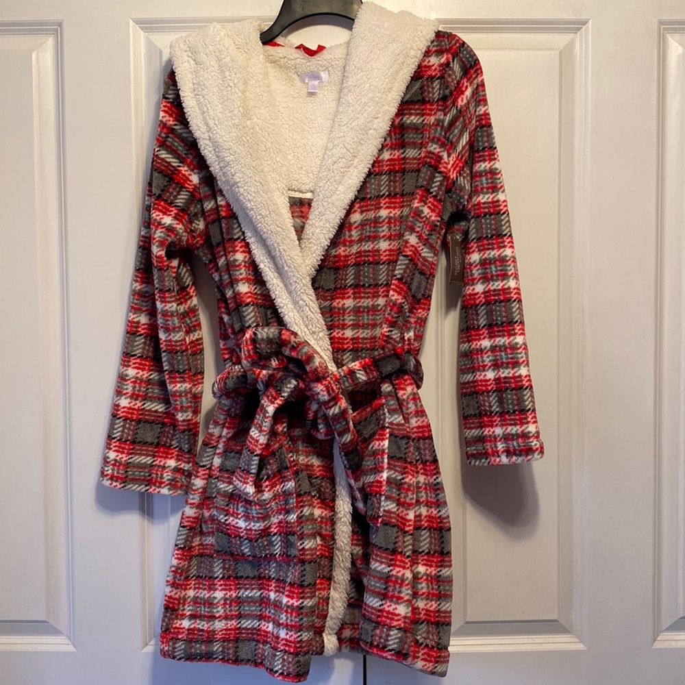 Women's Short Hooded Fuzzy Robe